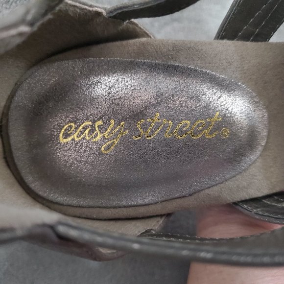 Easy Street Amaze Gladiator Heeled Sandals Pewter Metallic Silver Size 9… - Picture 5 of 11